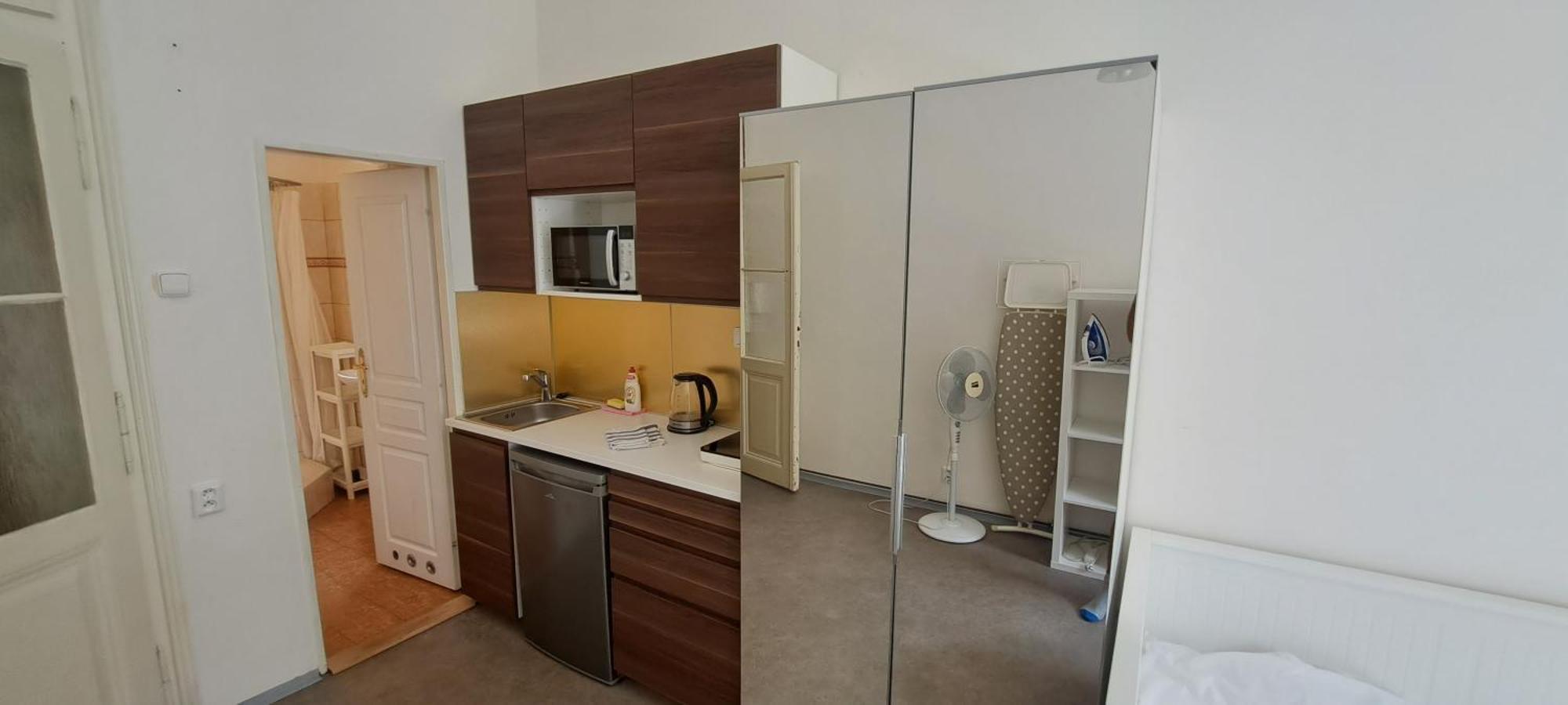 Apartments In Mala Strana - 10 Minutes From Charles Bridge براغ المظهر الخارجي الصورة