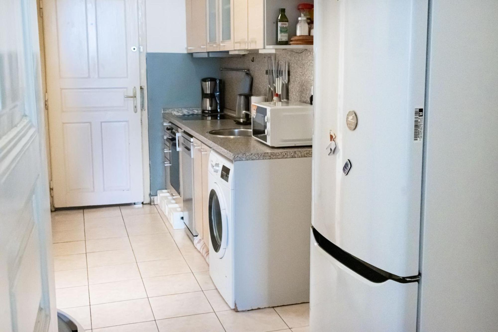 Apartments In Mala Strana - 10 Minutes From Charles Bridge براغ المظهر الخارجي الصورة