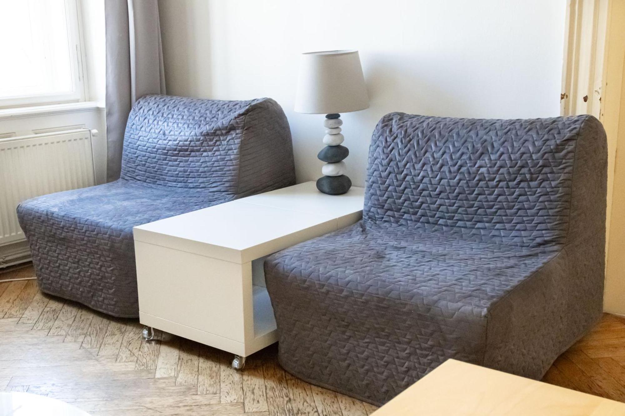 Apartments In Mala Strana - 10 Minutes From Charles Bridge براغ المظهر الخارجي الصورة
