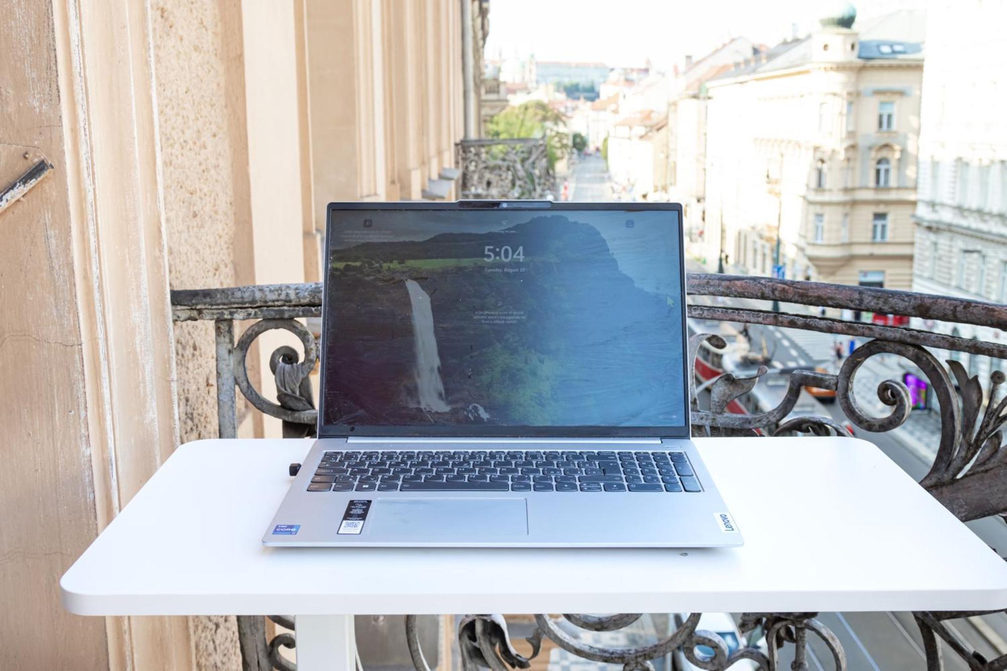 Apartments In Mala Strana - 10 Minutes From Charles Bridge براغ المظهر الخارجي الصورة