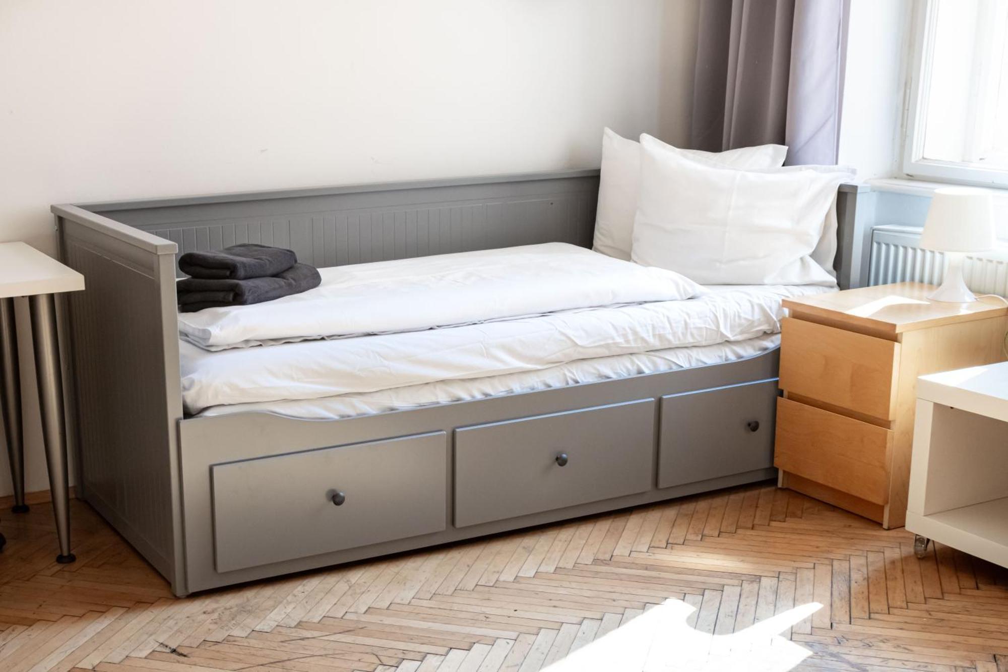 Apartments In Mala Strana - 10 Minutes From Charles Bridge براغ المظهر الخارجي الصورة