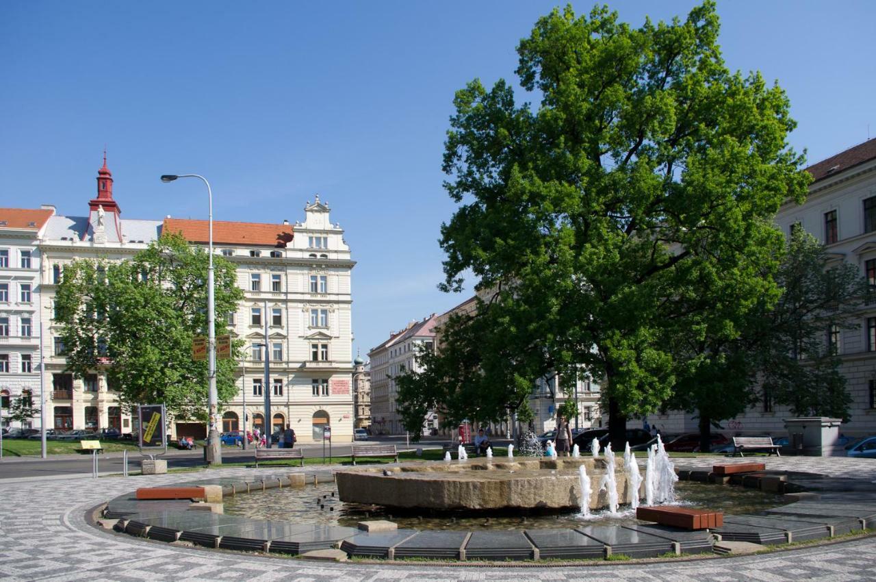Apartments In Mala Strana - 10 Minutes From Charles Bridge براغ المظهر الخارجي الصورة