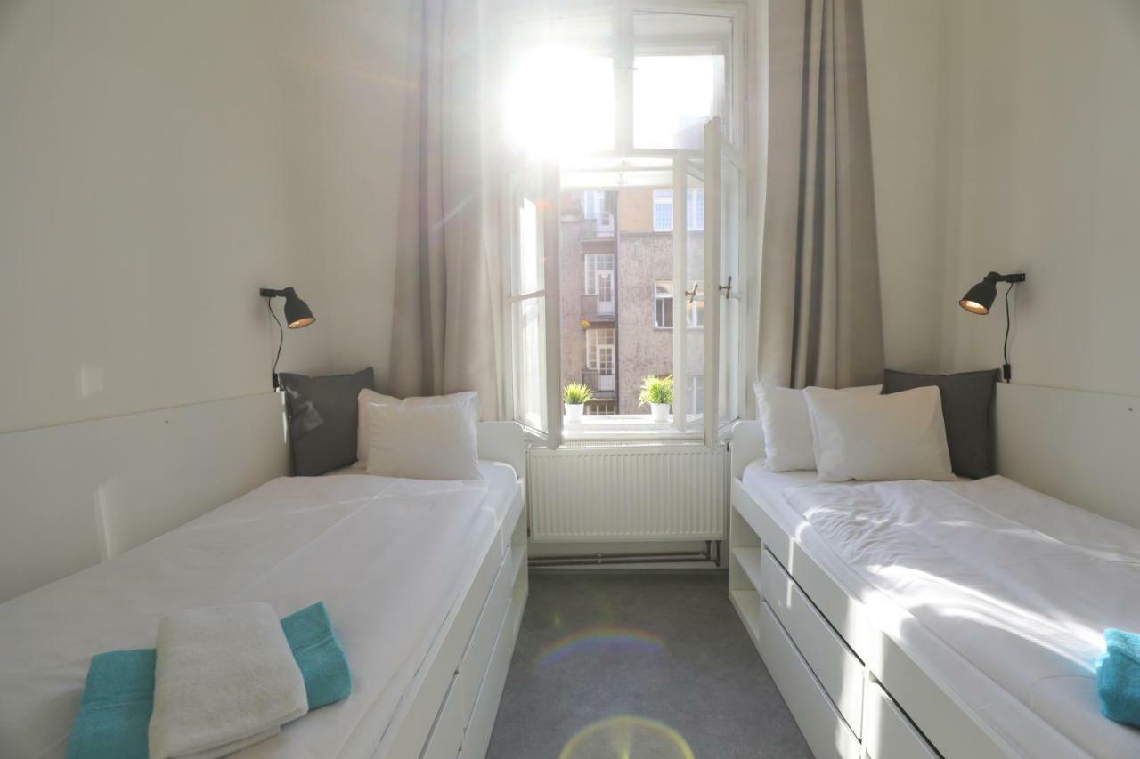 Apartments In Mala Strana - 10 Minutes From Charles Bridge براغ المظهر الخارجي الصورة